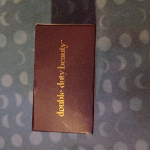 New in box tarte Foundation - Picture 4 of 4